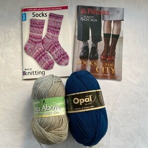 2 Balls Sock Knitting Wool Yarn & 2 Socks Knitting Instruction Pattern Books